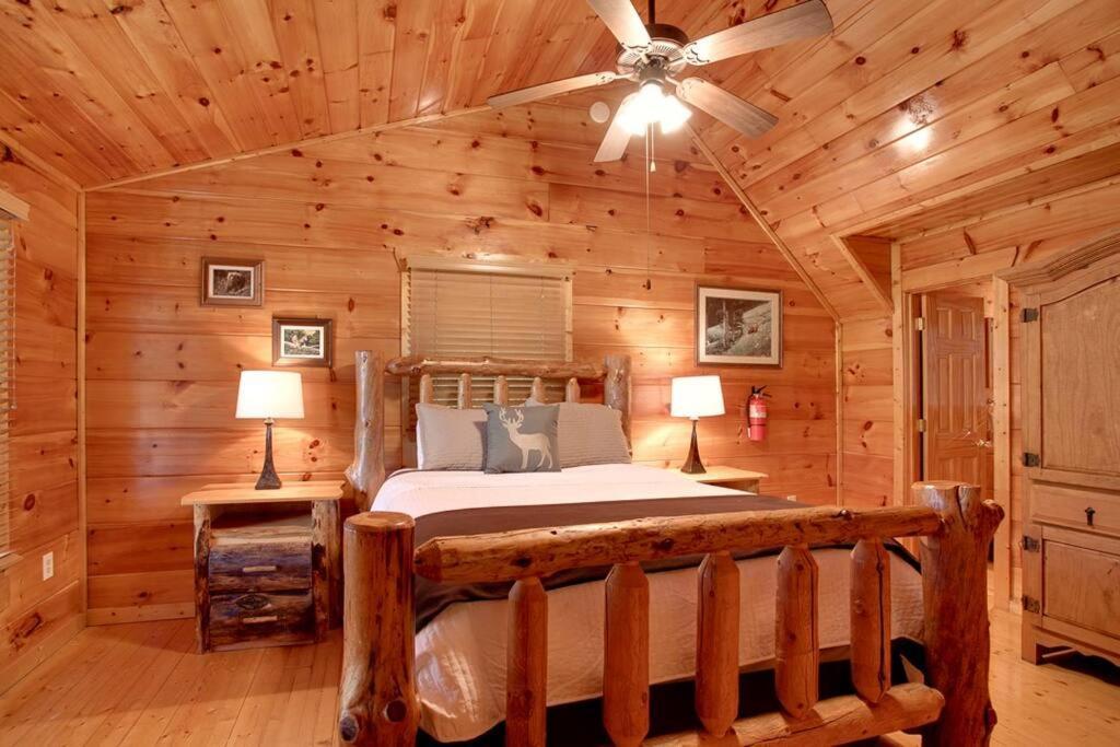 Brave Eagle Cabin Sevierville Δωμάτιο φωτογραφία
