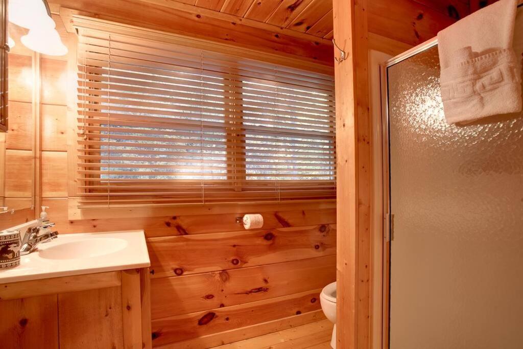 Brave Eagle Cabin Sevierville Δωμάτιο φωτογραφία